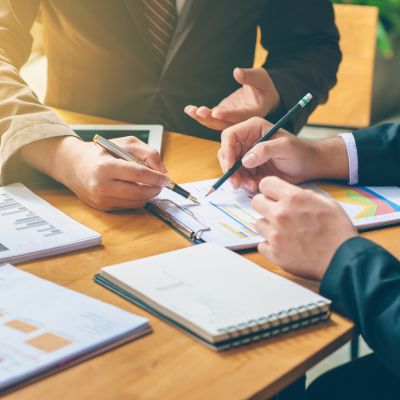 米兰·(milan)执行落地